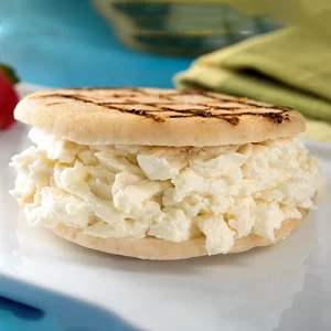 AREPA QUESO GUAYANES