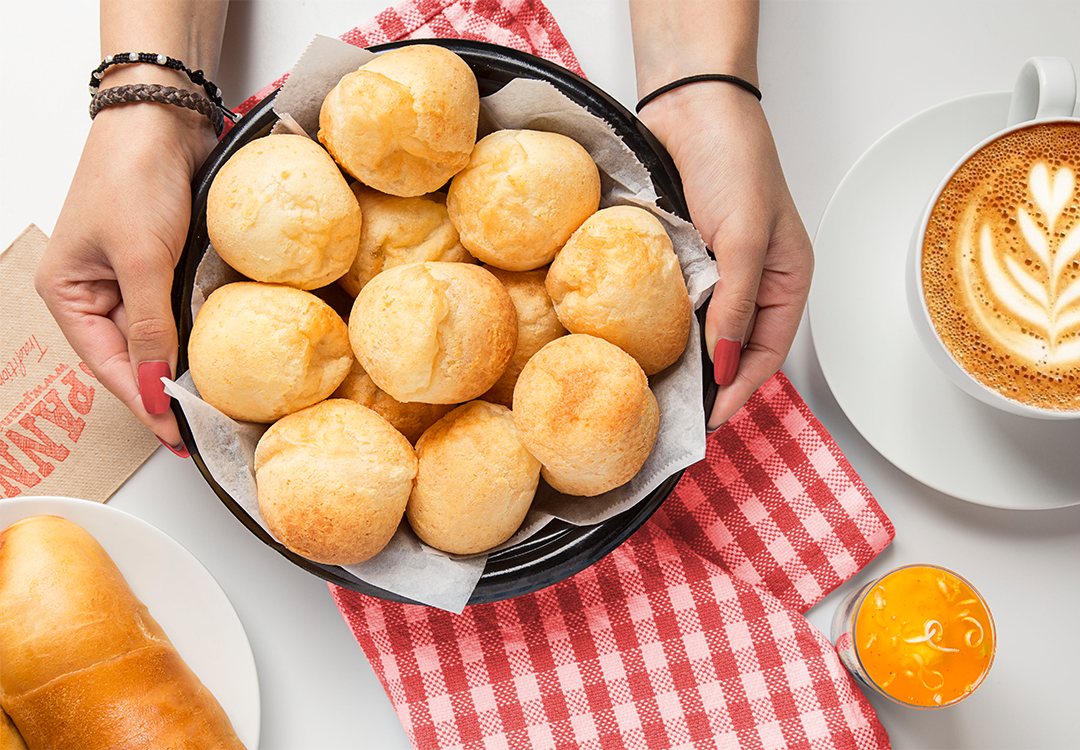 Mes de la hispanidad Pan de bono